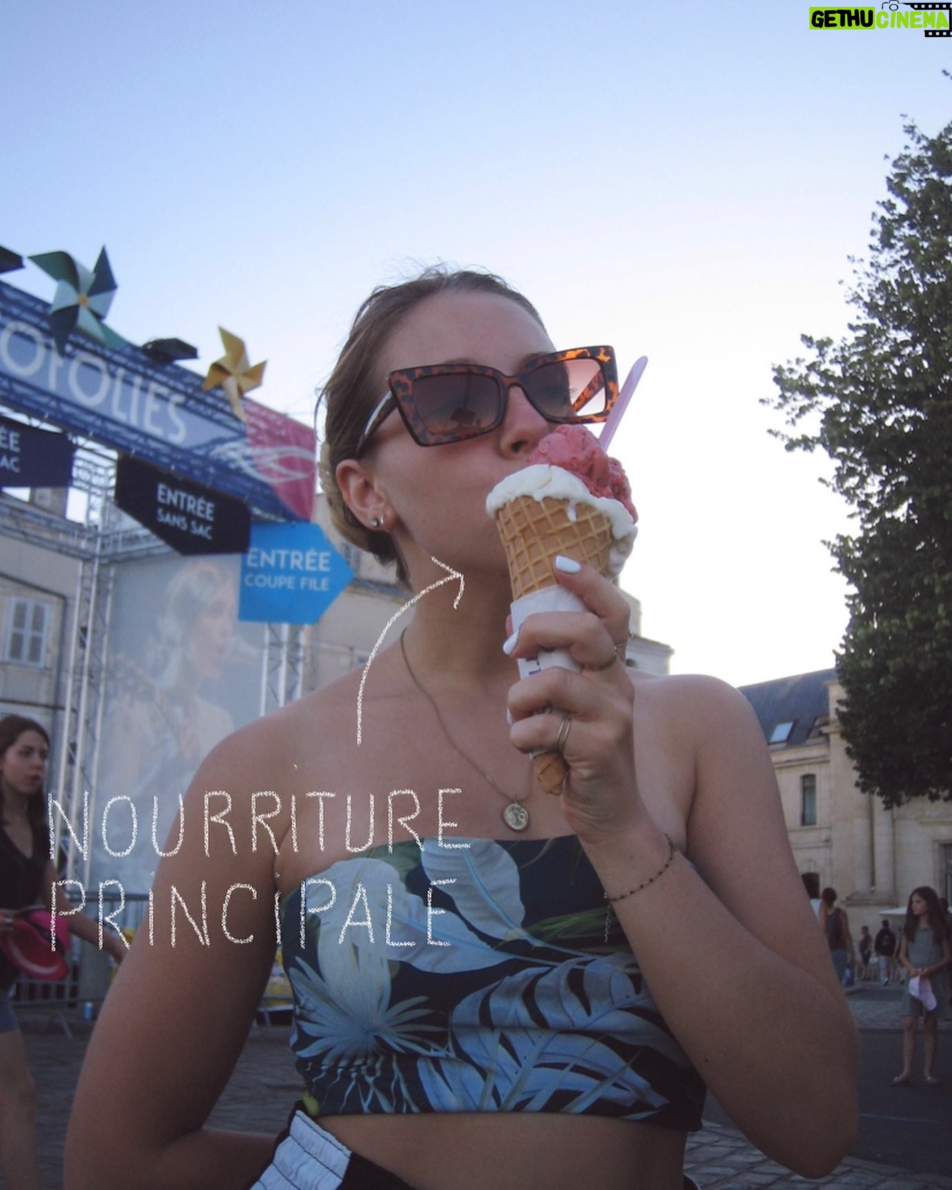 Enola Cosnier Instagram - La Rochelle, tu es belleš¤ #larochelle #francofolies2022 #poupie #janie #summer2022