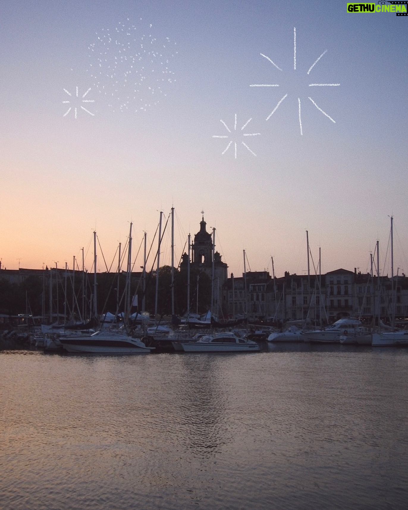 Enola Cosnier Instagram - La Rochelle, tu es belleš¤ #larochelle #francofolies2022 #poupie #janie #summer2022