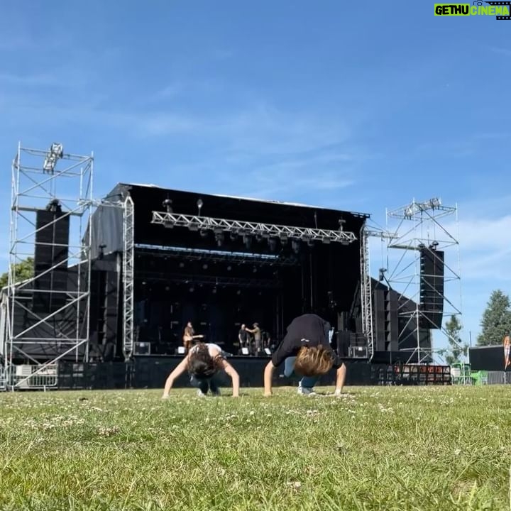 Enola Cosnier - 20.5K Likes - Premier festival, première « première partie », première scène de « Belle et douce » ✨
Encore merci à @marignyevenement de m’avoir fait confiance 🤜🏼🤛🏼