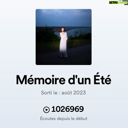 Enola Cosnier Instagram - Quand on me dit que « Mémoire d’un Été » a dépassé le million de streams 😎 Plus d’1 Million d’écoutes sur Spotify pour mon premier EP, en full indé…merci du fond du cœur ! Merci de me faire sentir comme une ✨SSssstttTtaaaARrrrrrr ✨ PS : On travaille dur sur les prochaines chansons 🏃🏻♀️🏃🏻♀️🏃🏻♀️