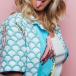 Enora Malagré Instagram – Je vous emmène en tournée avec nous ❤️