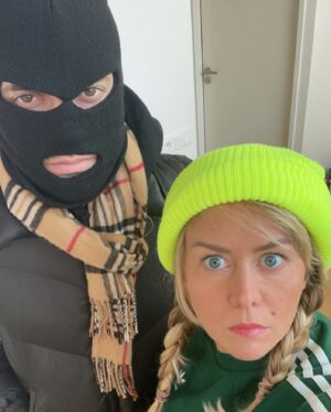 Enora Malagré Instagram - Et un bon samedi soir à vous 🔫