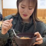 Eom Ji-yoon Instagram - 누가 더 맛있게 먹나요? 투표 부탁드립니다