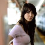 Eréndira Ibarra Instagram - Por tantos días que no me vi, no me entendí, no me cuide. Hoy prometo ser ferozmente tierna conmigo, sostenerme y verme clara y amorosamente. Ella que fui, es mi fuerza para ser hoy. Por todas las veces que la lastime… hoy me protejo. . . #TheNewParadigmIsToRise #FlowThroughUntilYouBreakthrough #RadicalAndRevolutionarySelfLove . . 📸 @bkheadshots . Meme by mi @punk_y_cursi