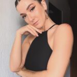 Eréndira Ibarra Instagram - Hoy me tocó ir a hablar con la banda de #Meta sobre la autenticidad, la inclusión y tomar conciencia, no fiscalizando a les otres si no haciéndonos responsables del papel que jugamos en la vida de otras personas. Fue una platica bien linda con muchas personas súper abiertas y amorosas. Gracias por invitarme y mucho amor! 🌊🤍🫂✨ . Gracias @karime_gomez21 por tu magia, me veía 1000 veces mejor de lo que sentia, eres una chingona. . #LaRevolucionDeLaTernura #FlowThroughUntilYouBreakthrough #CorazonAgradecido