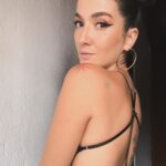 Eréndira Ibarra Instagram - Hoy me tocó ir a hablar con la banda de #Meta sobre la autenticidad, la inclusión y tomar conciencia, no fiscalizando a les otres si no haciéndonos responsables del papel que jugamos en la vida de otras personas. Fue una platica bien linda con muchas personas súper abiertas y amorosas. Gracias por invitarme y mucho amor! 🌊🤍🫂✨ . Gracias @karime_gomez21 por tu magia, me veía 1000 veces mejor de lo que sentia, eres una chingona. . #LaRevolucionDeLaTernura #FlowThroughUntilYouBreakthrough #CorazonAgradecido