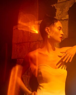 Erana James Instagram - 🤍🤍 thank you forever @ensemblemagazinenz for a beautiful day in tāmaki photography by @guycoombes makeup by @kiekies__  hair by @lauren__gunn styled by @courtneyjoe_ and story by soul sister @delilahparoresouthon 🤍🤍