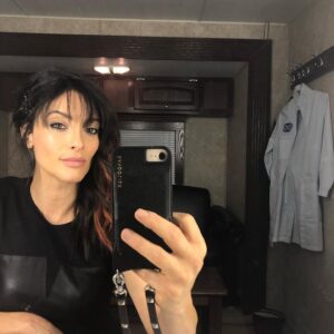 Erica Cerra Instagram - I spy with my little eye. . . #beccafranco #becca #the100season7 #lovethenewlook 
@cw_the100