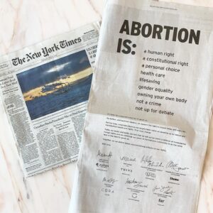 Erica Chidi Cohen Instagram - gang — gang — gang — together with @missmeiks @afinehuman @mariamolland @mollyrosehayward @_lauraschubert, ran a full page spread in the @nytimes opposing these deplorable abortion bans •  when i was a doula i attended many abortions and saw it as an integral part of reproductive healthcare • as a ceo i believe that your body is your business, the right to terminate a pregnancy belongs in the hands of the pregnant person and not the government — PERIODT!
⠀⠀⠀⠀⠀⠀⠀⠀⠀ ⠀⠀⠀⠀⠀⠀⠀⠀⠀ ⠀⠀⠀⠀⠀⠀⠀⠀⠀ ⠀⠀⠀⠀⠀⠀⠀⠀⠀
today is a day of action against the abortion bans sweeping the nation • 1 in 3 women of reproductive age lives in a state where abortion could be outlawed if roe is overturned. that's 25 million people • stand with us by continuing to donate and speak out • #stopthebans #mybodymybusiness