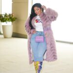 Erica Pinkett Instagram - I don’t know who needs to hear this but God is going to perform miracles in these last couple weeks of 2023, just stay the course. Stay down until you come up 💎💪🏽🙏🏽❤️ 📸 @jeffgetcash Hair (tape ins) @kt_hairco