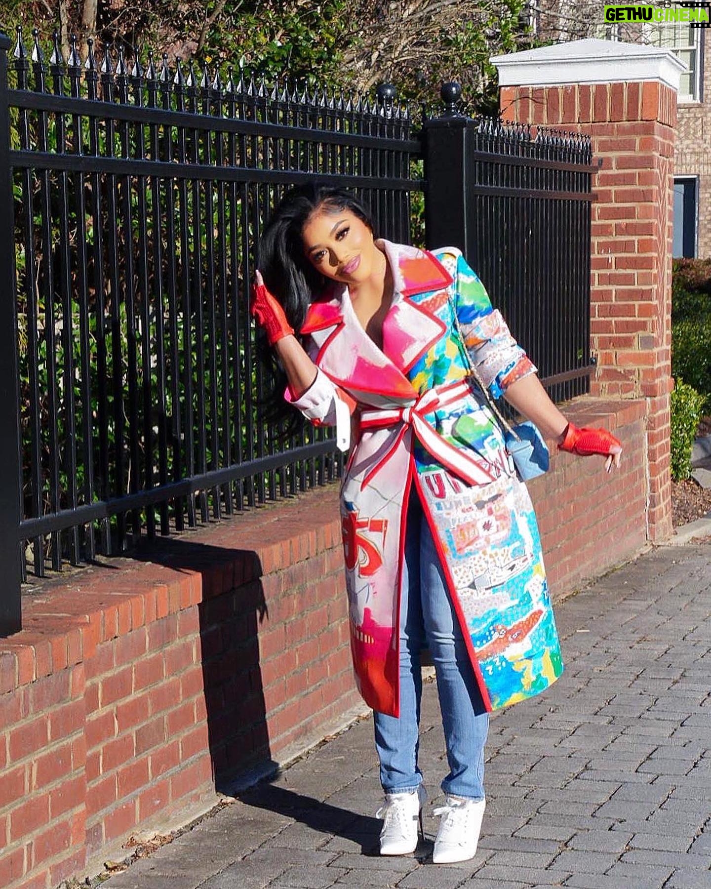 Erica Pinkett Instagram - Happy new year loves🥳🎊❤️ I hope 2024 is great to all of us 🙏🏽❤️ 📸: @jeffgetcash MUA: @ohkeliyah Coat: Basquiat X Alice