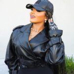 Erica Pinkett Instagram - Like caviar and champagne, baby you have to have good taste to enjoy this 🥂👑😎 📸: @jeffgetcash MUA: @ohkeliyah Earrings/necklace/shoes/gloves: @chanelofficial Jacket: @zara Hat: @culturekings