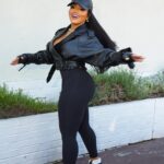 Erica Pinkett Instagram - Like caviar and champagne, baby you have to have good taste to enjoy this 🥂👑😎 📸: @jeffgetcash MUA: @ohkeliyah Earrings/necklace/shoes/gloves: @chanelofficial Jacket: @zara Hat: @culturekings