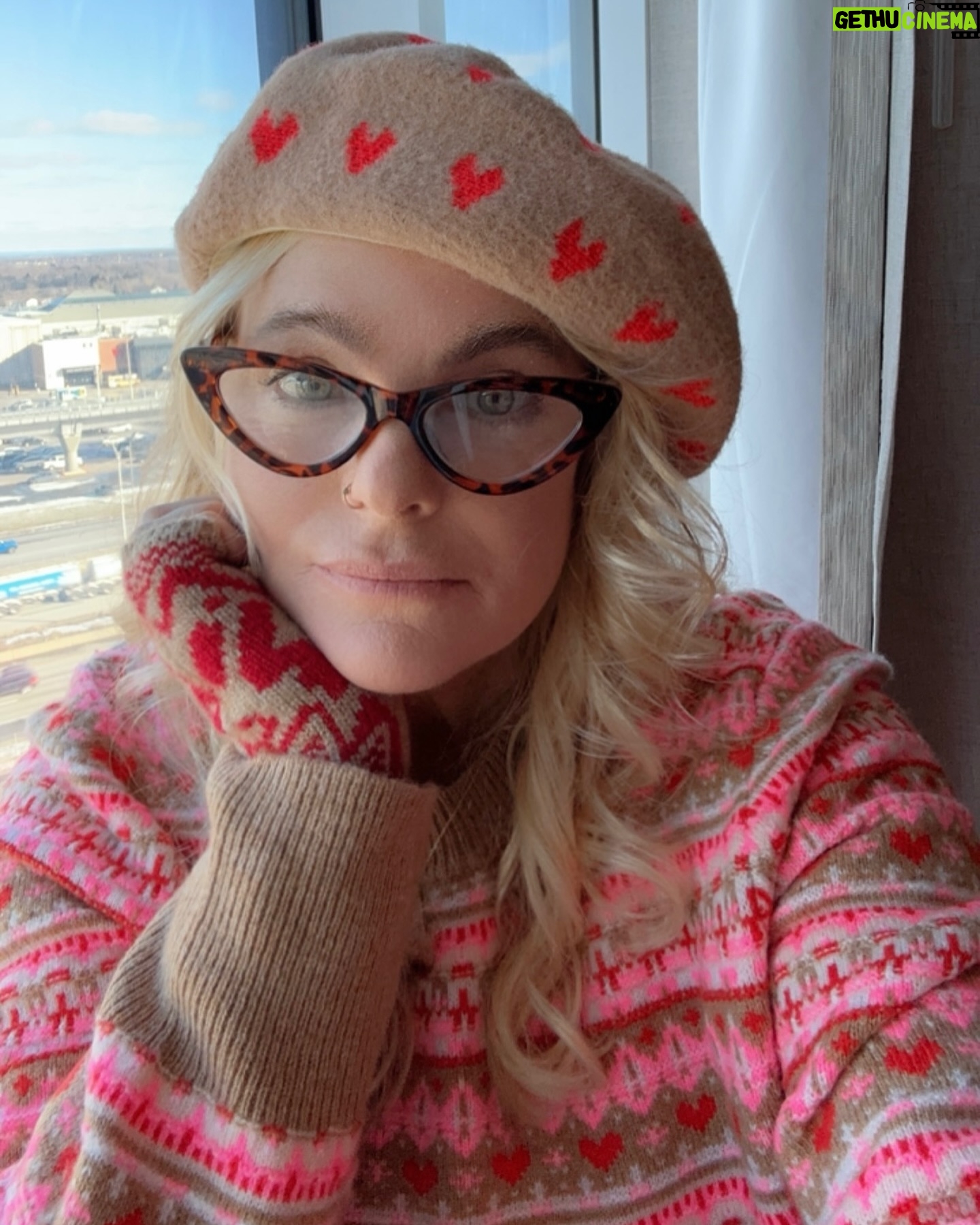 Erika Eleniak - 6.5K Likes - We are so busy focusing on everyone and everything else. It occurs to me that if we took a few moments each day to focus solely on yourself, much will be revealed. Who are we without all of our ā roles?ā
What do YOU want for yourself? Who is it you want to be? Allow yourself some moments in each day to ponder these things. See what comes up for youā¦
#thespiritualalchemypodcastwitherika
#mywholeheart
#maeve
#jcrew
#cateyesunglasses
#cozy