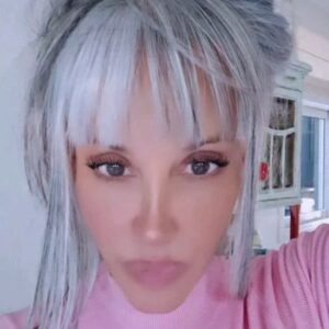 Erika de Sautu Riestra Instagram - BOLUUUUUUUUDAAAA??!!!! No seas Ansiosa y Primero Evaluá!!! ...... vistesssss????.....
......
Buen Dia Vecinos !!! Hoy Radio! De 18 a 20 hs , buscanos en nuestro Canal de Youtube ATP Radio !! 
......
#buendíavecinos #goodmorning #reels #reflexion #actrizargentina #citas #atpradio