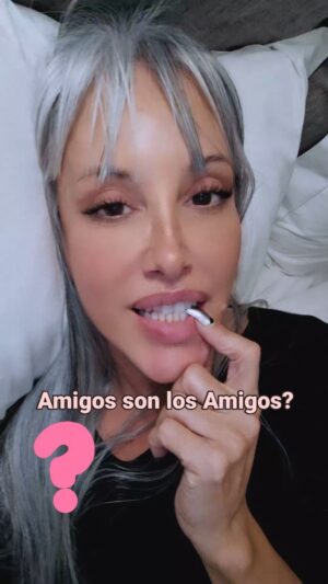 Erika de Sautu Riestra Instagram - Hola Vecinos. Tengo una pregunta para uds.
Esto es Verdad ? Piénsenlo......
#amigos #amigas #preguntas #amistad #actrizargentina #reels #reflexiones