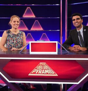 Erika Christensen Instagram - @pyramidabc is coming on and not only is it extremely fun to play, they sent all these cute pics so — 
In @michaelstrahan’s all-new “The $100,000 Pyramid,” @joshmalinasjoshmalina (“Inventing Anna”) challenges actress Erika Christensen; and later, @themichaelealy from Hulu’s “Reasonable Doubt” plays against comedian/author @ilizas. #100kpyramid