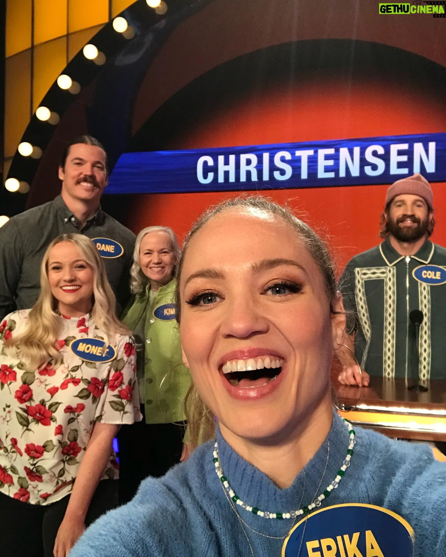 Erika Christensen Instagram - Tonight’s the night! Please enjoy the ridiculousness of @familyfeudabc 😆 8/7c on @abcnetwork Team Christensen vs. @kalpenn’s “Penn Station” 💪🏼 💪🏼 🧠