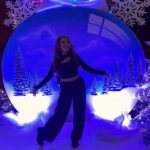 Erika Jordan Instagram - The land of the photo ops @frostyshollywood 🎄 #HappyHolidays Every time I try to wrap presents, it ends up looking like modern art. 🎁