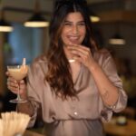Erika Packard Instagram - Womens day with the best ! All my favourite women and Baileys a perfect combination . We talked for hours , laughed laughed for hours , delicious baileys coctails , coffee and topped off baileys on some delicious food. What a perfect evening 💜. . . #DrinkResponsibly #hosted @thebarindia @perchinbombay