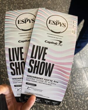 Erin Cahill Instagram - What an HONOR to be invited to the ESPYS!! So thrilled to be there amongst all those incredibly talented humans!  Huge thank you to @cathycardenaspr @rachelnicolepagan for the fantastic make-up and @daliamacphee for the incredible dress! (& thank@you @people for the 📸 & @skirtmypump for watching over me!).