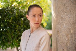 Erin Doherty Instagram - First look. #chloe #2022 @amazonstudios @bbciplayer