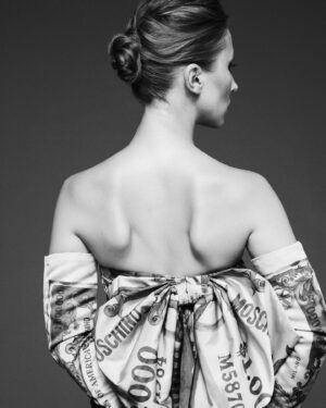 Erin Doherty Instagram - @stylemagazineitalia These genius wondrous magnificent humans are the real deal:
@hewhoodphoto (photographer) @declansheilshair (hair) @lizpughmakeupartist (makeup) @emmanailz (nails) @mrfabioimmediato (stylist/please be my best friend?) #thecrown #netflix #stylemagazine