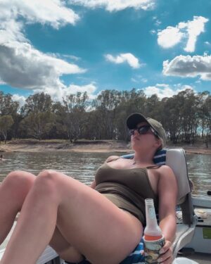 Erin Barnett Instagram - Barry was right, this is living 🎣☀️ #thisislivingbarry #yarrawonga #yarrawongamulwala #fishing