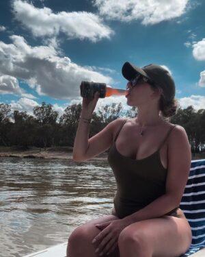 Erin Barnett Instagram - Barry was right, this is living 🎣☀️ #thisislivingbarry #yarrawonga #yarrawongamulwala #fishing