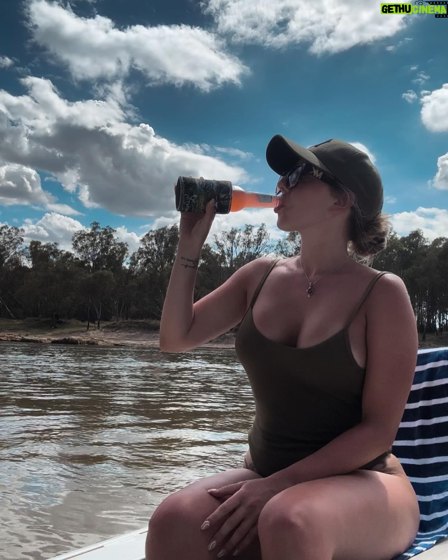 Erin Barnett - 3 Likes - Barry was right, this is living 🎣☀️ #thisislivingbarry #yarrawonga #yarrawongamulwala #fishing