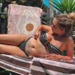 Erin Barnett Instagram - This my friends is the heaviest I’ve ever weighed 🫶🏼 57kgs at 157cm. My goal is to lose 5kgs & get back to a healthier lifestyle. I’m not saying there is anything wrong with how my body looks - I just want to feel better from the inside. I need to eat better, drink more water & exercise. This will also be super beneficial for my mental health ❤️‍🔥 Who else made their 2023 goal to lose weight? Probably most of us 🙃 Let’s see how I go…. ⁣ ⁣ ⁣ ⁣ ⁣ ⁣ ⁣#healthylifestyle #goal #goalsetting #2023 #wishmeluck ⁣