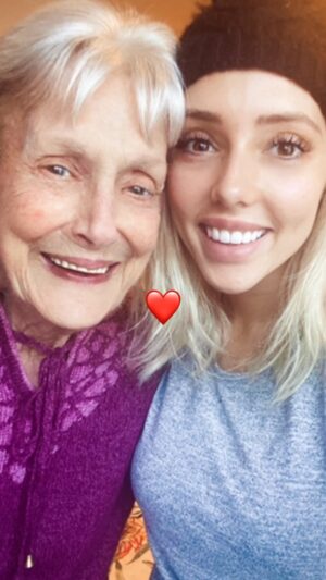 Erin Barnett Instagram - I had a mental blank today and legit went to call up nan to speak to her 🤍🤯 decided to re-watch some videos that made me laugh 😂 Definitely got my sense of humour from her 🤣❤️ #nannabarb #memories