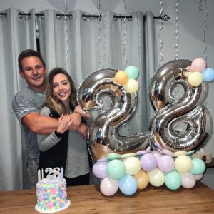 Erin Barnett Instagram - Another trip around the sun 🥳 #birthdaygirl