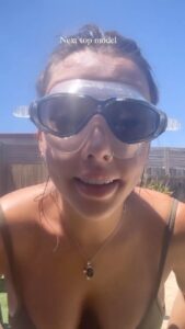 Erin Barnett Instagram - Money well spent 🫶🏼 #goggles #lashes