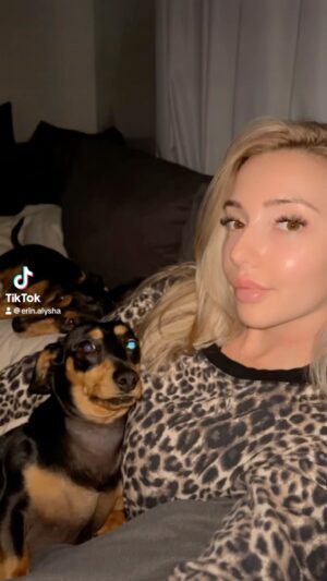 Erin Barnett Instagram - I didn’t choose the dachshund life; the dachshund life chose me. 🐾🥹❤️ #slinky #cookie #snoopy #furmumlife #dachshundsofinstagram
