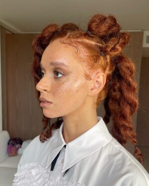 Erin Kellyman Instagram - Massive thank you to the dream team that is @jennakristina @vernonfrancois @rosefordestudio for glamming me up for all things @lucasfilm ♥️♥️♥️