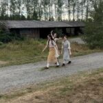 Erin Krakow Instagram - #SPS - Spring Pounce Skip @wcth_tv Sunday nights @ 9/8c on @hallmarkchannel @schearthome #Hearties