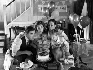 Erin Krakow Instagram - #SPS - Super Precious Soirée 

@wcth_tv Sunday nights @ 9/8c on @hallmarkchannel 
@schearthome #Hearties