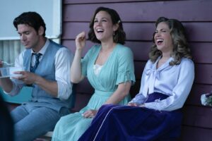Erin Krakow Instagram - Protein, Pastel, & Pascale walk into a bar… 📸: @ricardo.hubbs.photo @wcth_tv #Hearties