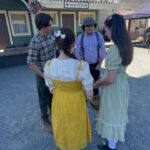 Erin Krakow Instagram - #SPS - 🐥🐥🐥🐥 @wcth_tv Sunday nights @ 9/8c on @hallmarkchannel @schearthome #Hearties