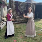 Erin Krakow Instagram - Spring cleaning beast mode activated! @wcth_tv @hallmarkchannel @schearthome Season 11 Premiere Sunday April 7 9/8c #Hearties