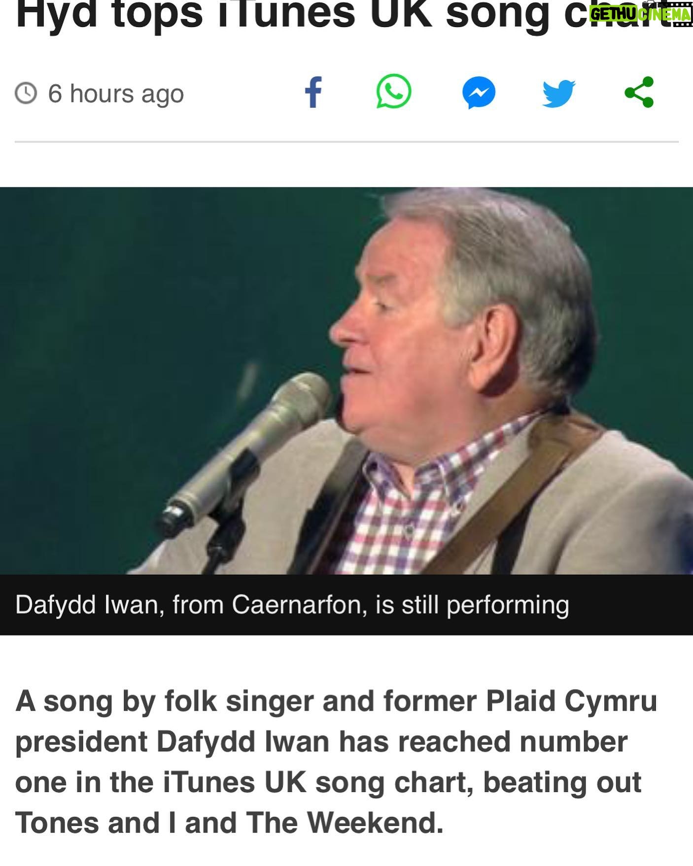 Erin Richards Instagram - This guy was my hero when I was growing up. My late grandad or ‘Dadcu’ as we called him, would have been proud! #dafyddiwan #plaidcymru 🏴🏴🏴