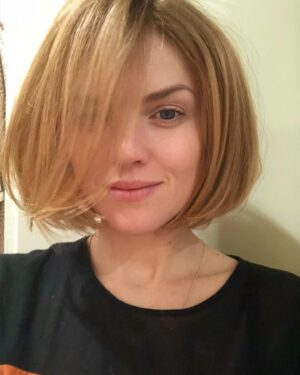 Erin Richards Instagram - Shout out to my girl @gina.lauren - wonder colourist! 

I love you and I love all the looks you’ve given me over the years (especially David Bowie 🤣) 

#crownseason5 #premiere #redhead #cutler #cutlersalon #colour #hair #davidbowie