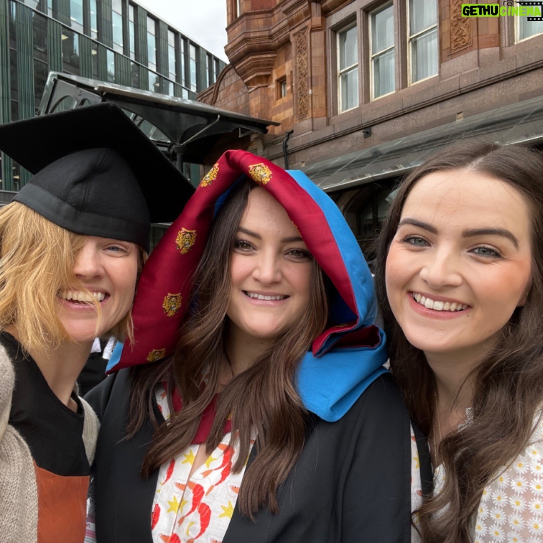 Erin Richards Instagram - Graduation no.4 for my braniac lil sister @alanacrichards . Sheโs assured us itโs her last! ๐๐๐๐๐super proud sis over here.โค๏ธ