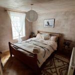 Erin Richards Instagram - Location scouting in Botany Bay, and stayed at this beautiful 4 bedroom air bnb run by my lovely friend @themargategalley Perfect for a UK beach break ❤️❤️❤️We were so happy here, waking up to the sounds of birds and the sea air.