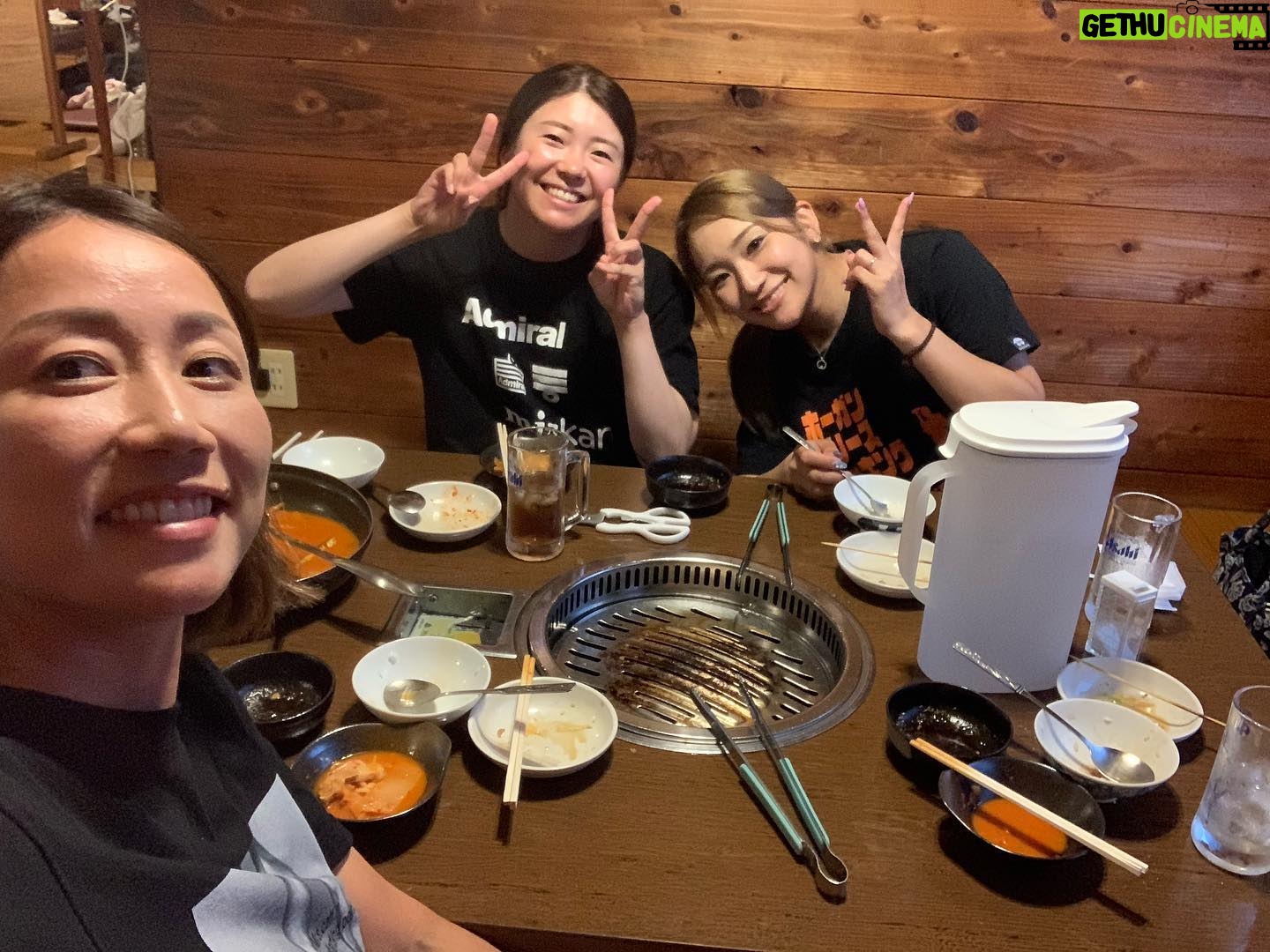 Erina Hara - 5.1K Likes - 今年もとにかくいっぱい笑ったー!!
悔しいことも、自分にがっかりするような日もたくさんあったけど、笑ってる日のが絶対多くて、それもきっと私の周りにいてくれる人たちのおかげだと感謝の気持ちでいっぱいの一年になりました!
私の周りの人たちにとっても、私を応援してくれている人たちにとっても、そんな存在でいられるよう、原江里菜磨きを続けていけたらと思います!
2023年も温かい応援をありがとうございました!
スポンサーの皆様、温かいサポートをして頂きありがとうございました!
2024年もこの気持ちを更新できるような一年にします!
よいお年をお迎えください!
#NEC
#samanththavasa
#kose
#transcosmos
#titleist
#大好きな人たちとの写真を載せたくて
#なのに10枚しか選べなくて
#悩んで悩んで選んだ10枚
#なのにさ
#最後の一枚は大好きな人たちより目を引く時松くん
#まあこんな一年の振り返りも良しとしよう