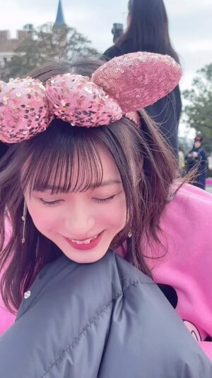 Erina Ikuta Instagram - 好きなディズニーキャラクターは？🤔🩷
⁡
#morningmusume24 #モーニング娘24 #helloproject #えりぽんかわいい #生田衣梨奈のVSゴルフ5 #生田衣梨奈 #ootd #l4l #love #ゴルフ女子 #ディズニー #disney #ディズニーランド #Disneyland #舞浜 #ディズニーコーデ #パルパルーザ #GUCCI