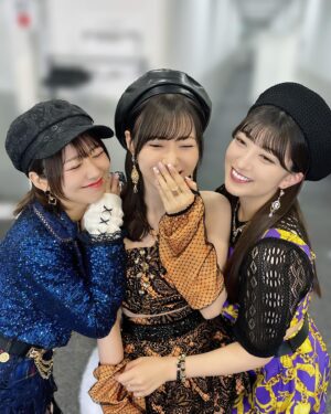 Erina Ikuta Instagram - 野中美希ちゃんと羽賀朱音ちゃんと♡
⁡
今回のツアーの衣装全パターンで撮れて
嬉しかったな！
⁡
みんなはどれが好き？
⁡
#morningmusume24 #モーニング娘24 #helloproject #えりぽんかわいい #生田衣梨奈のVSゴルフ5 #生田衣梨奈 #ootd #l4l #love #ゴルフ女子 #野中美希 #羽賀朱音