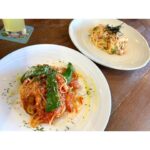 Erina Mano Instagram - . @orangepage_mag 今月の「ふたりごはん日記」は 茨城県行方市にある 「らぽっぽ なめがたファーマーズヴィレッジ」に 行って来たときのことを書いてみました🍠 今回の連載記事はさつまいも好きの方必見です🤭 . . 焼き芋にハマったことがきっかけで いろいろ検索していたら見つけた場所！！ ランチに食べたパスタも美味しかったし 1階にあるカフェで食べたさつまいものジェラートにパイ そしておいもラテがとっても美味しくて 今この文章を書きながらまた食べたくなってます🥹🍠笑 . . 詳しくは連載記事を見てみてください🫧 連載へのリンクはストーリーハイライトの 「オレンジページ」にまとめてあります🍠💛 #連載 #ふたりごはん日記 #なめがたファーマーズヴィレッジ #らぽっぽ #さつまいも #さつまいもスイーツ #🍠