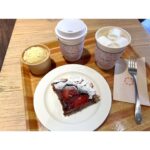 Erina Mano Instagram - . @orangepage_mag 今月の「ふたりごはん日記」は 茨城県行方市にある 「らぽっぽ なめがたファーマーズヴィレッジ」に 行って来たときのことを書いてみました🍠 今回の連載記事はさつまいも好きの方必見です🤭 . . 焼き芋にハマったことがきっかけで いろいろ検索していたら見つけた場所！！ ランチに食べたパスタも美味しかったし 1階にあるカフェで食べたさつまいものジェラートにパイ そしておいもラテがとっても美味しくて 今この文章を書きながらまた食べたくなってます🥹🍠笑 . . 詳しくは連載記事を見てみてください🫧 連載へのリンクはストーリーハイライトの 「オレンジページ」にまとめてあります🍠💛 #連載 #ふたりごはん日記 #なめがたファーマーズヴィレッジ #らぽっぽ #さつまいも #さつまいもスイーツ #🍠